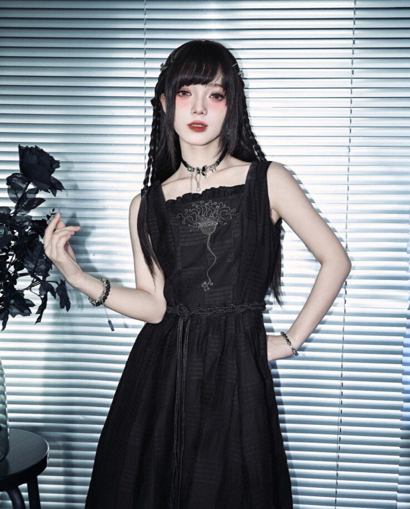 Embroidery Vest - Gaun Bud Lapisan Ganda Hitam Bordir