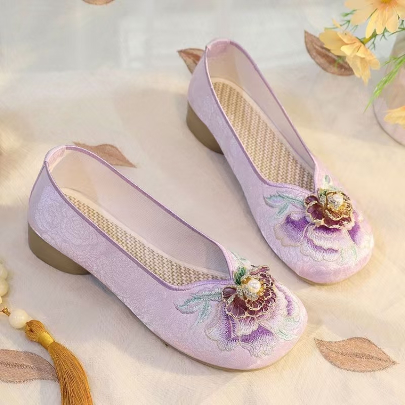 Embroidery Canvas - Sepatu Kain Bordir Hak Rendah Wanita
