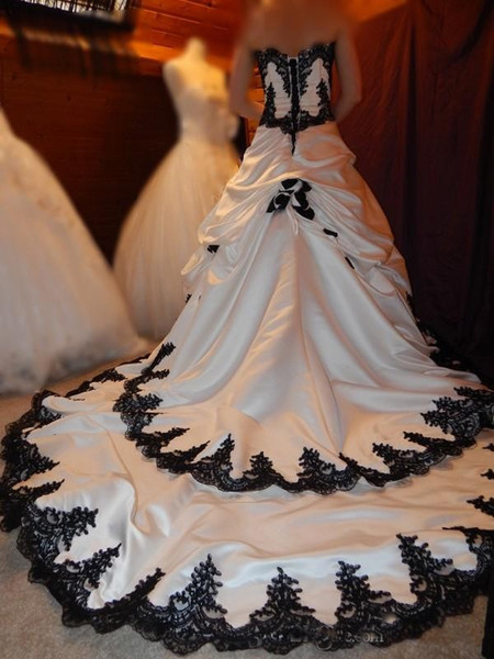 Gaun Pengantin Vintage Gothic  - Embroidery Gothic ulasan dan harga