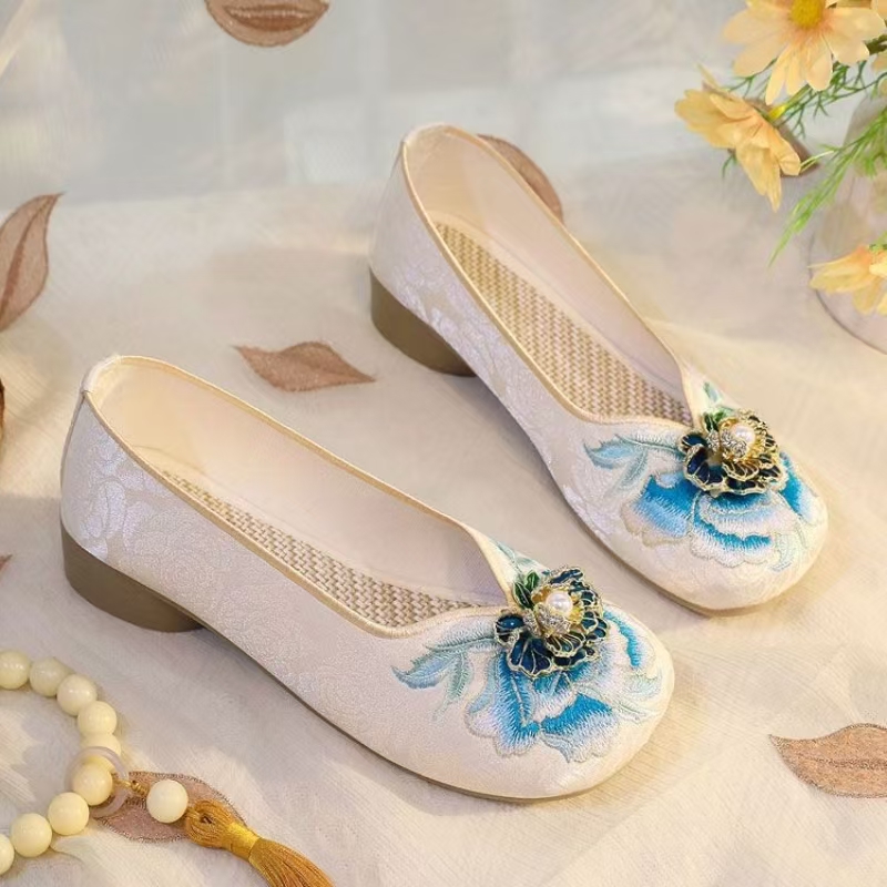 Sepatu Kain Bordir Hak Rendah  - Embroidery Canvas ulasan dan harga
