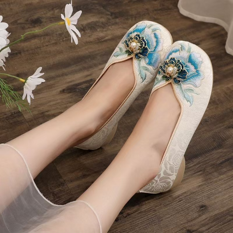 Sepatu Kain Bordir Hak Rendah  - Embroidery Canvas ulasan dan harga